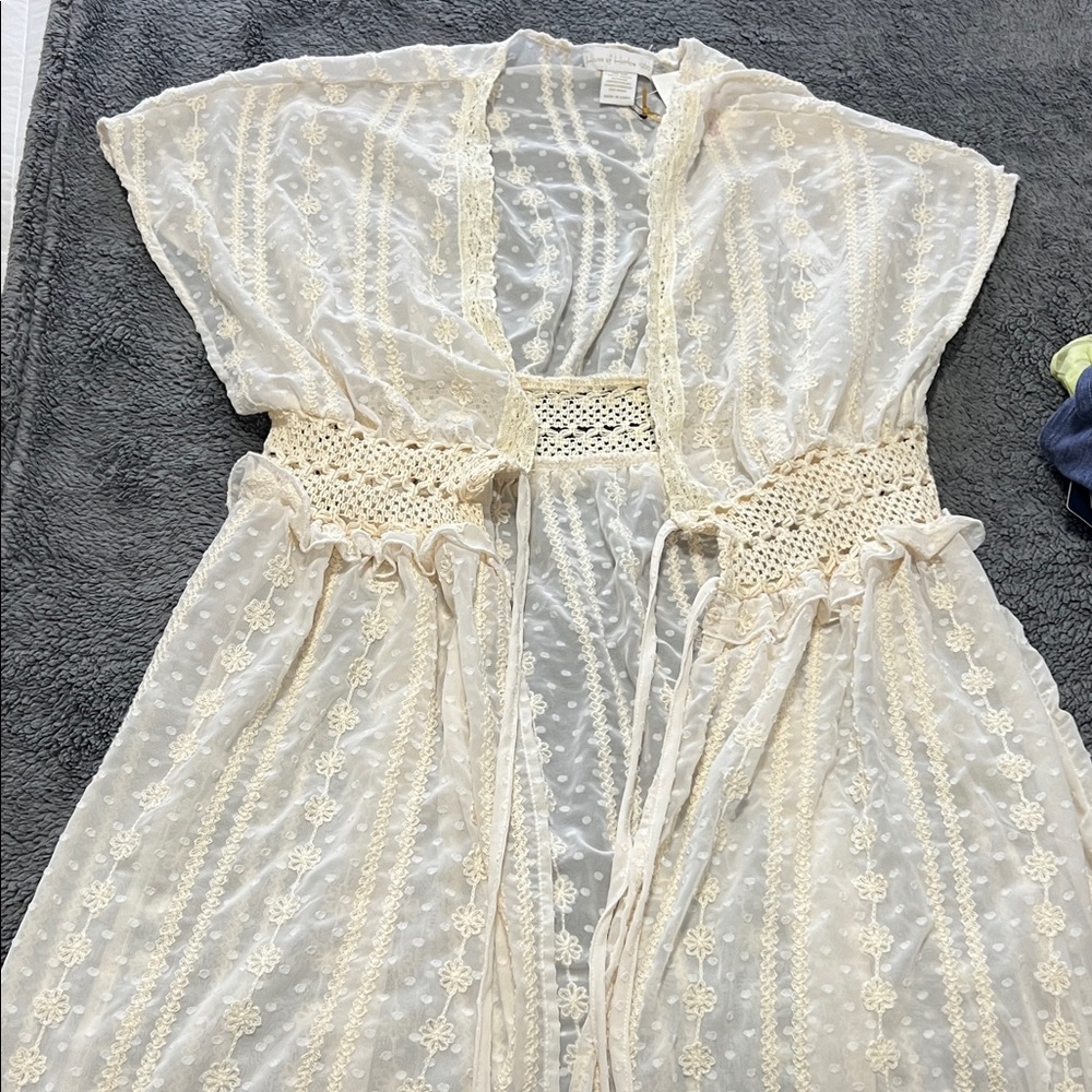 Elegant Lace Kimono Cover-Up